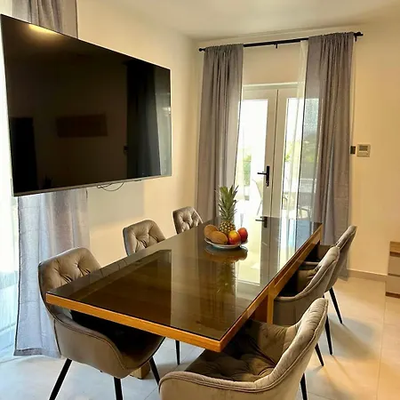 Villa Monte R+luxury