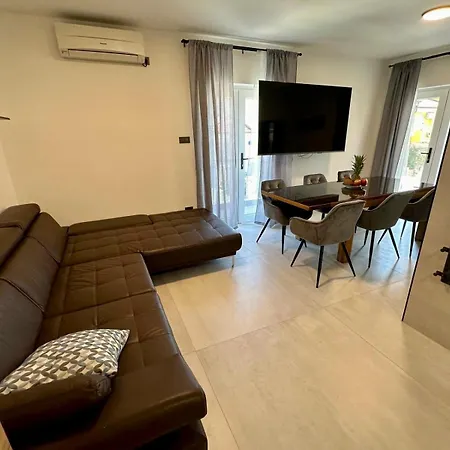 Monte R+luxury Villa Crveni Vrh